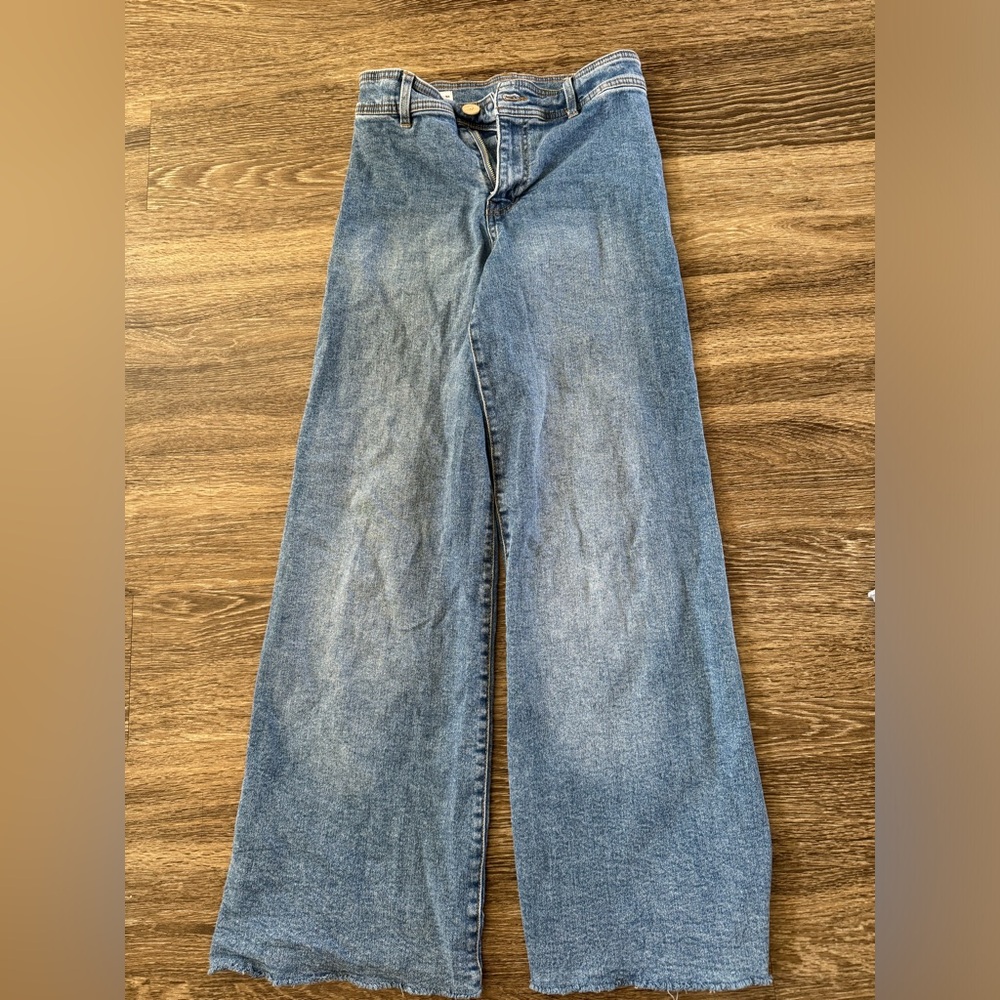 I am selling denim jeans!